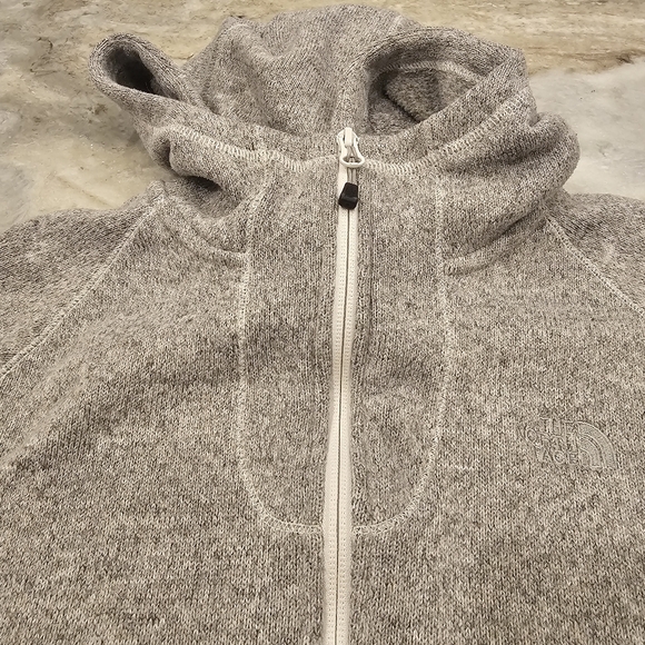 The North Face Gray‎ Geometric Sweatshirt - Picture 10 of 10